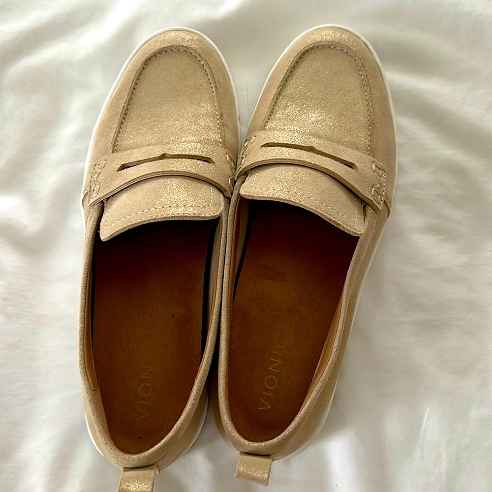 Vionic Women's Metallic Champagne Loafers